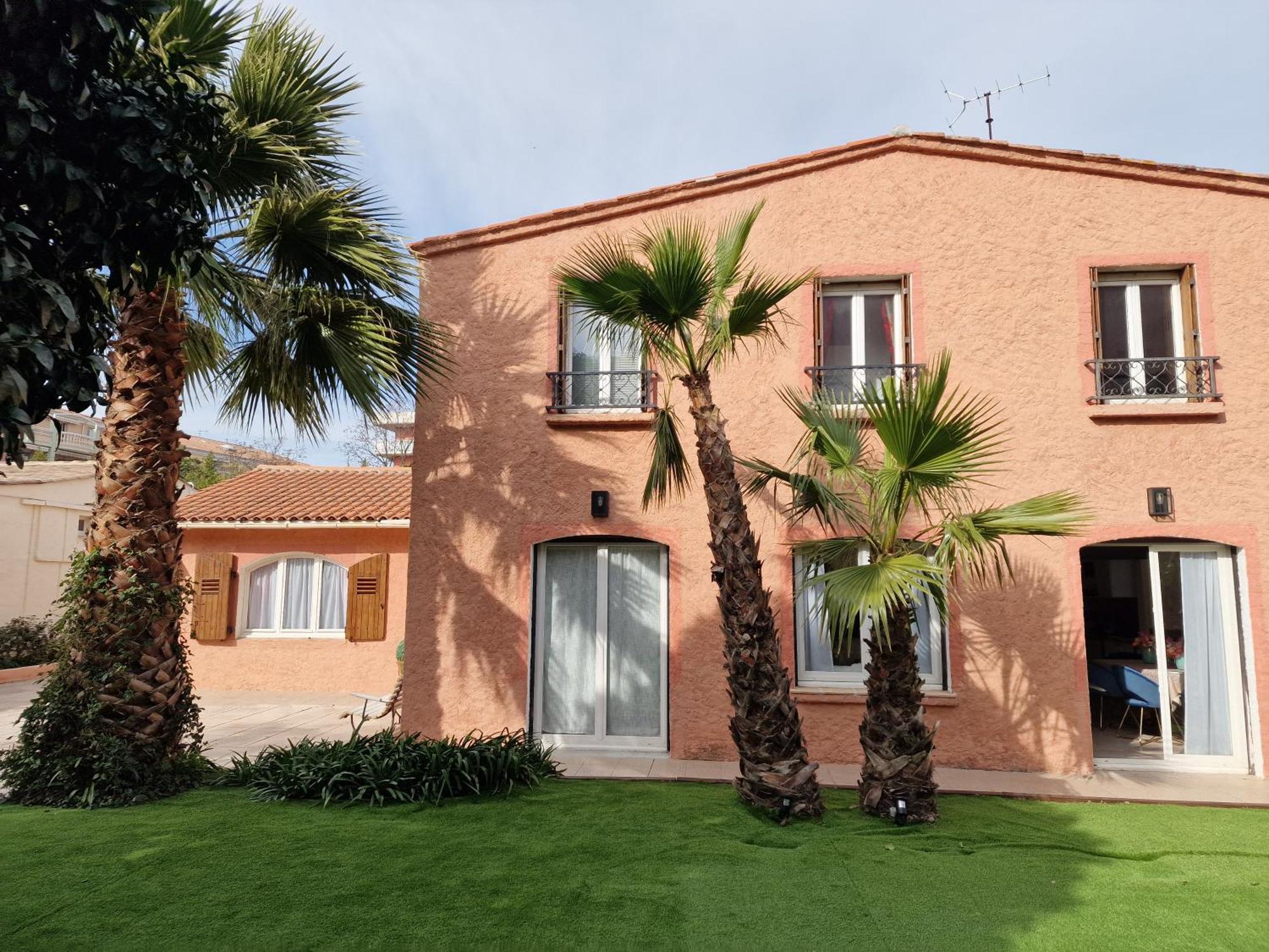 Haut De Villa A 700 Metres De La Plage, Totalement Independant Et Accessible Par Un Escalier Exterieur Сент-Максім Екстер'єр фото
