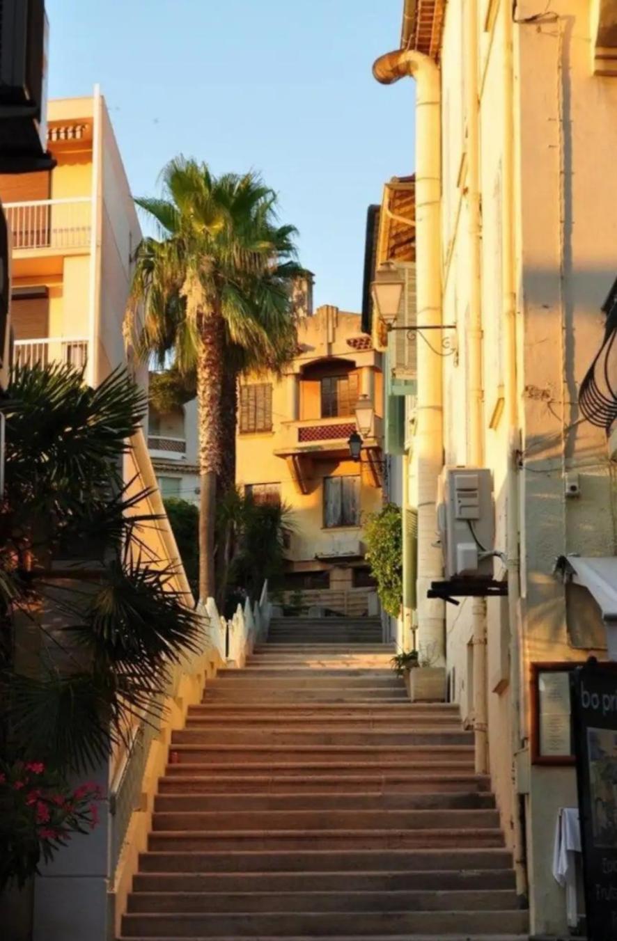 Haut De Villa A 700 Metres De La Plage, Totalement Independant Et Accessible Par Un Escalier Exterieur Сент-Максім Екстер'єр фото